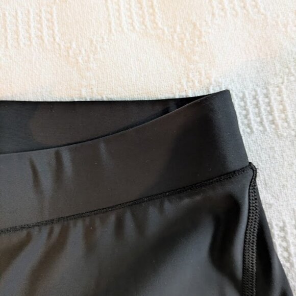 Under Armour Biking/running/yoga shorts Size Large. - Picture 3 of 5